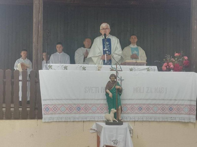 ​​​​​​​Biskup Majić predvodio misu na patron župe sv. Ivana Krstitelja u Ravskoj
