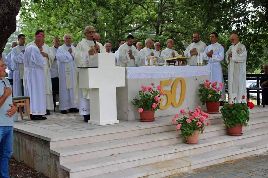 Don Mato Puljić proslavio zlatnu misu: U svakoj župi sam osjećao prihvaćanje puka – Dubrovačka biskupija