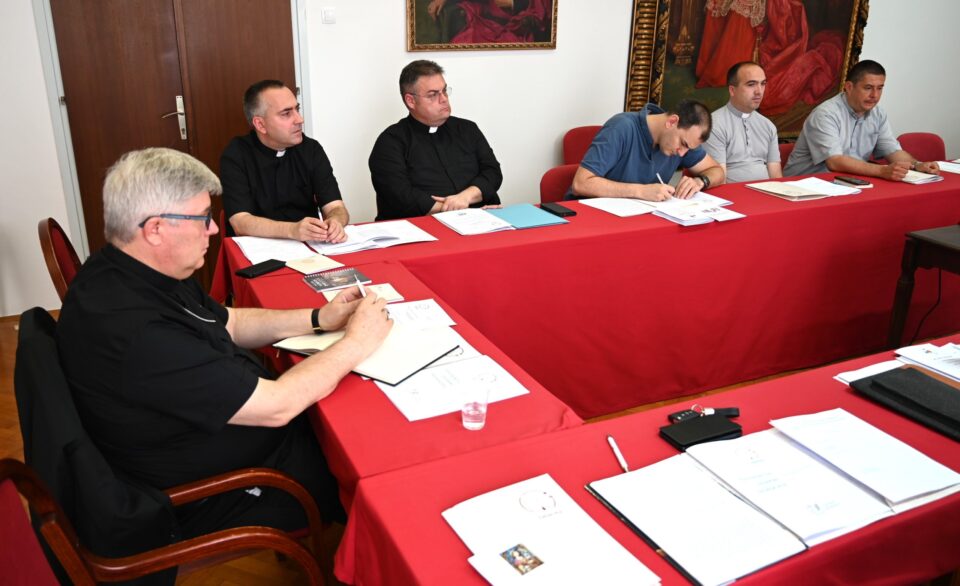 ZADAR: Susret nadbiskupa Zgrablića i predstojnika Povjerenstava Zadarske nadbiskupije