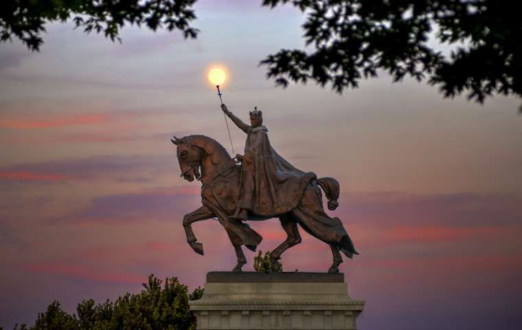 Žalbe župe St. Louis nastavljaju se dok Vatikan podržava najnovije spajanje