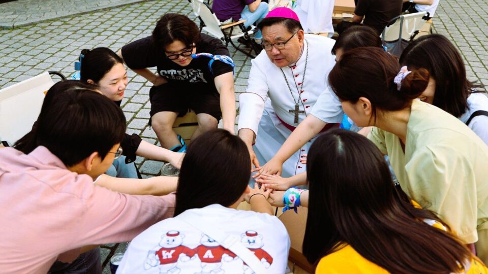 Seulska nadbiskupija pretvara katedralu u kamp kako bi uključila mlade – Vatican News