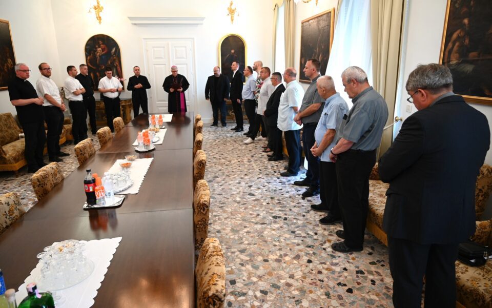 ZADAR: Susret nadbiskupa Zgrablića i svećenika koji su dobili premještaje u Zadarskoj nadbiskupiji