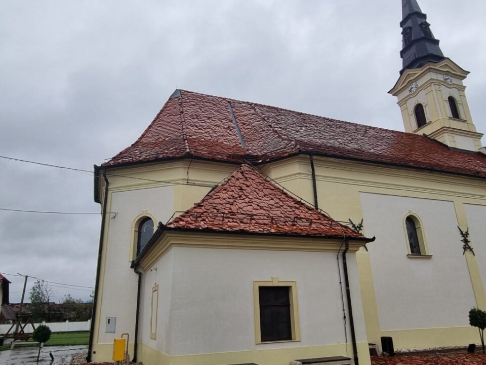 U nevremenu teško oštećena župna crkva u Bošnjacima