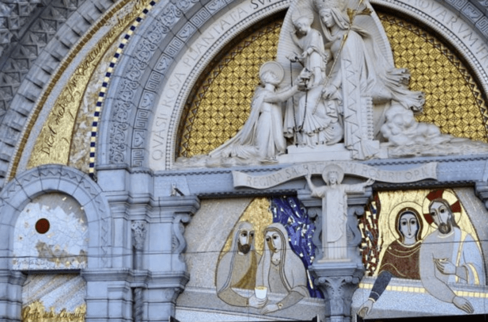 Lurdski biskup želi srušiti Rupnikove mozaike — ali ne još
