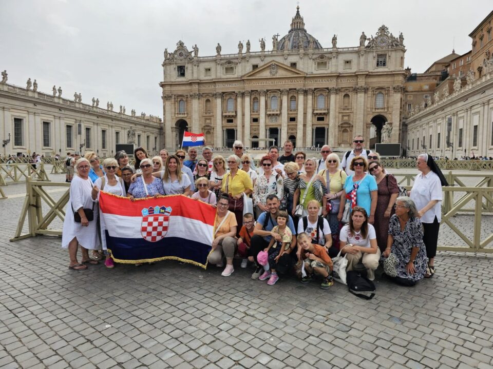 Hodočašće vjernika Splitsko-makarske nadbiskupije u Rim u organizaciji Udruge mladih „Isus je put“