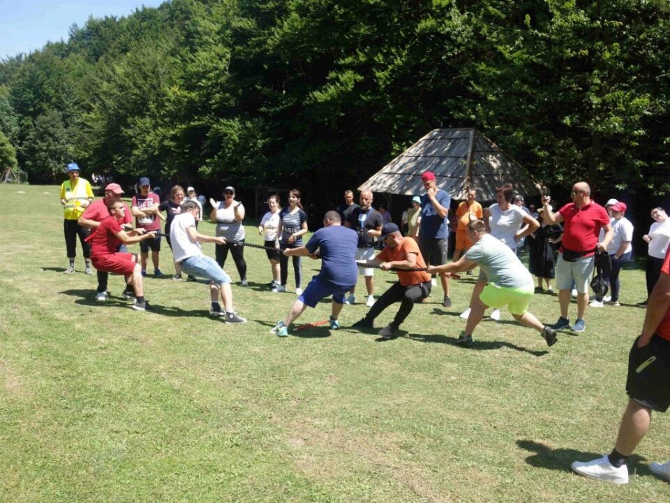 ​​​​​​​Caritas BiH priredio edukativni izlet na Bjelašnici za parterske organizacije i ustanove