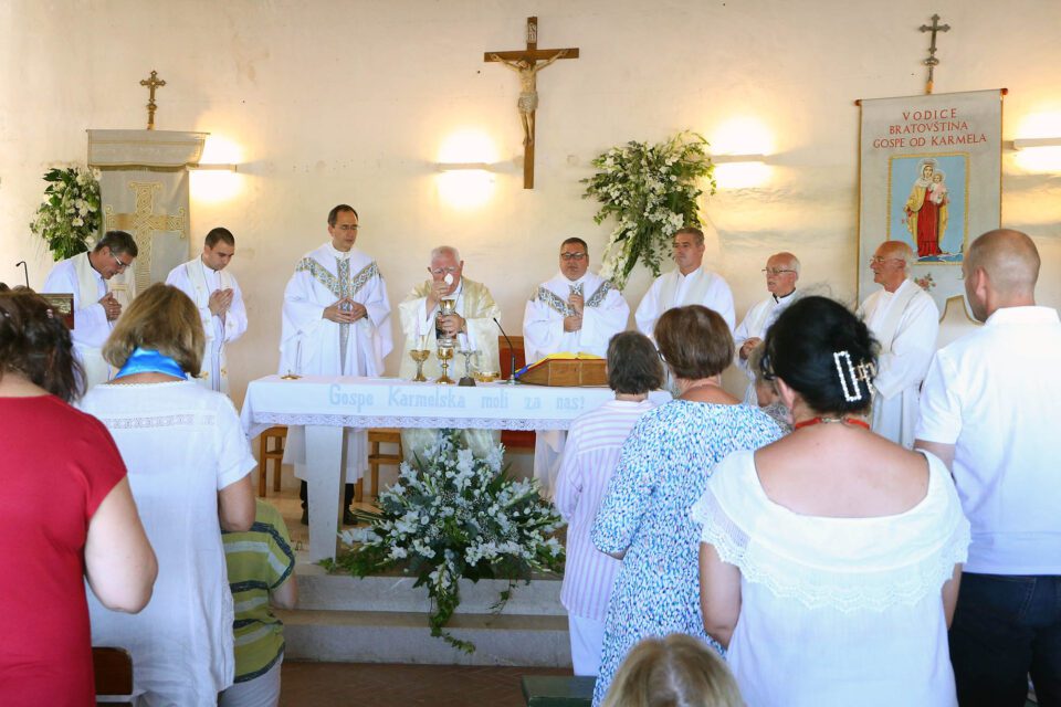 Proslava blagdana Gospe od Okita u Vodicama. Misno slavlje predvodio biskup Ante Ivas.