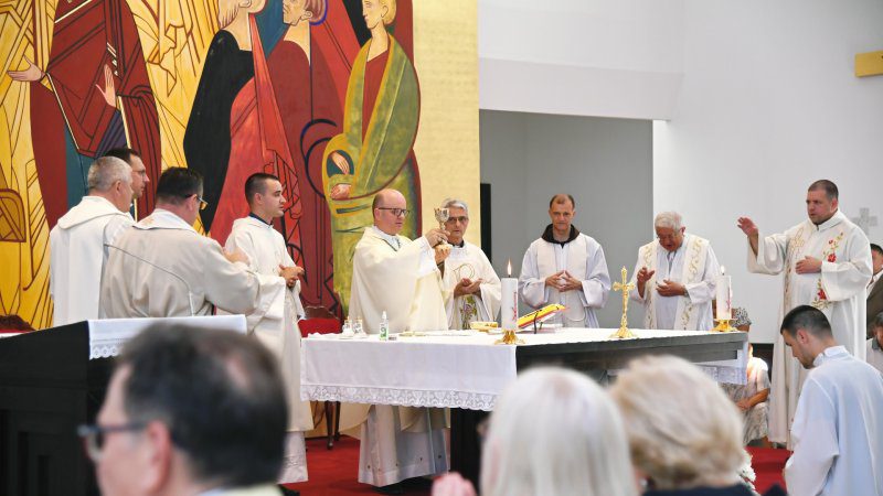 BISKUP SVALINA PREDSLAVIO MISU NA ANINO NA GORNJOJ VEŽICI