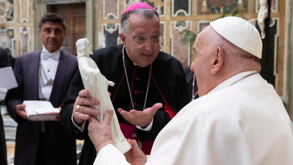 Papa španjolskim sjemeništarcima: ‘Slijedite primjer sv. Ivana Vianneya’ – Vatican News