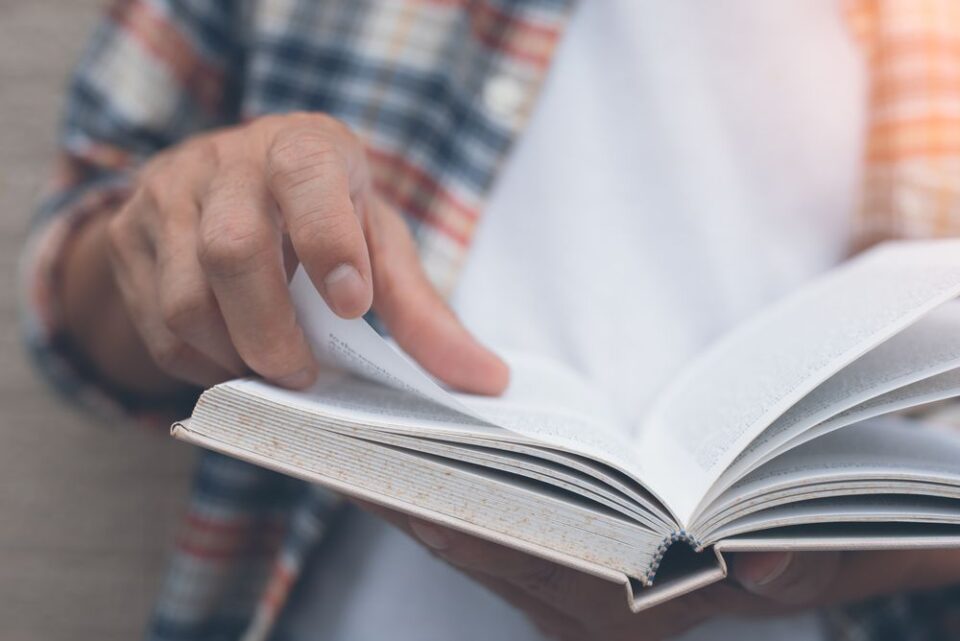 Papa Franjo: Čitanje literature može obogatiti kršćanski život, pomoći u svećeničkoj formaciji