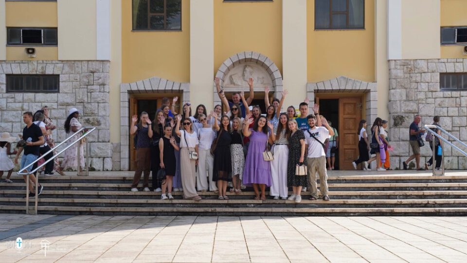 Mladi iz Nadbiskupijskog centra za pastoral mladih “Ivan Pavao II.” na Mladifestu u Međugorju