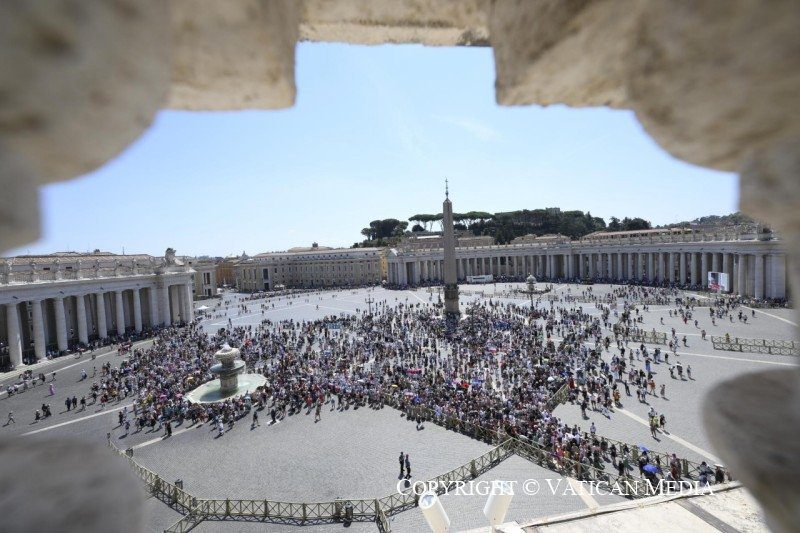 Papa: Prava vjera i molitva otvaraju, a ne zatvaraju um i srce