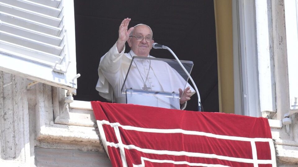 Papa o Uznesenju: Blažena nas Majka vodi prema vječnom životu – Vatican News