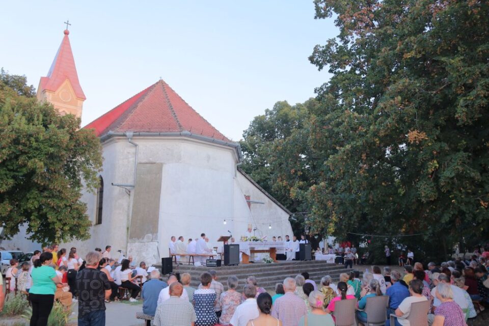 Proštenje u biskupijskom svetištu u Banatskoj Topoli