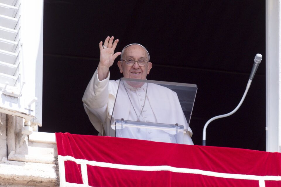 Papa Franjo s čuđenjem razmišlja o ‘čudu euharistije’