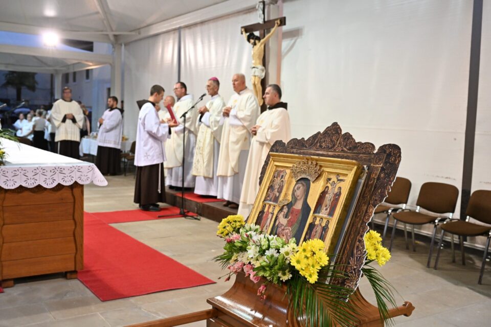 Vjernik s Marijom svoj život nikada ne ostavlja u tami, ne prepušta se pesimizmu. – Riječka nadbiskupija