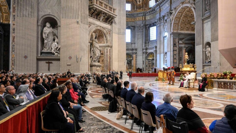 Papa Teatcima: Prihvatite obnovu, zajedništvo i služenje – Vatican News