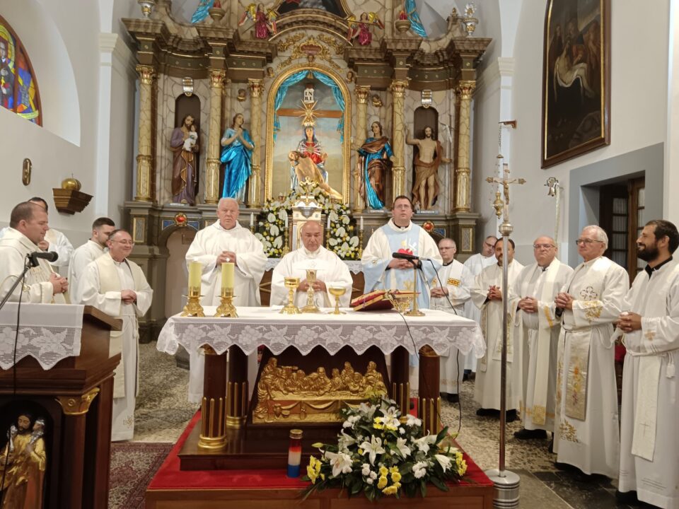 Primorci tradicionalno hodočastili BDM Žalosnoj u Mrkopalj – Riječka nadbiskupija