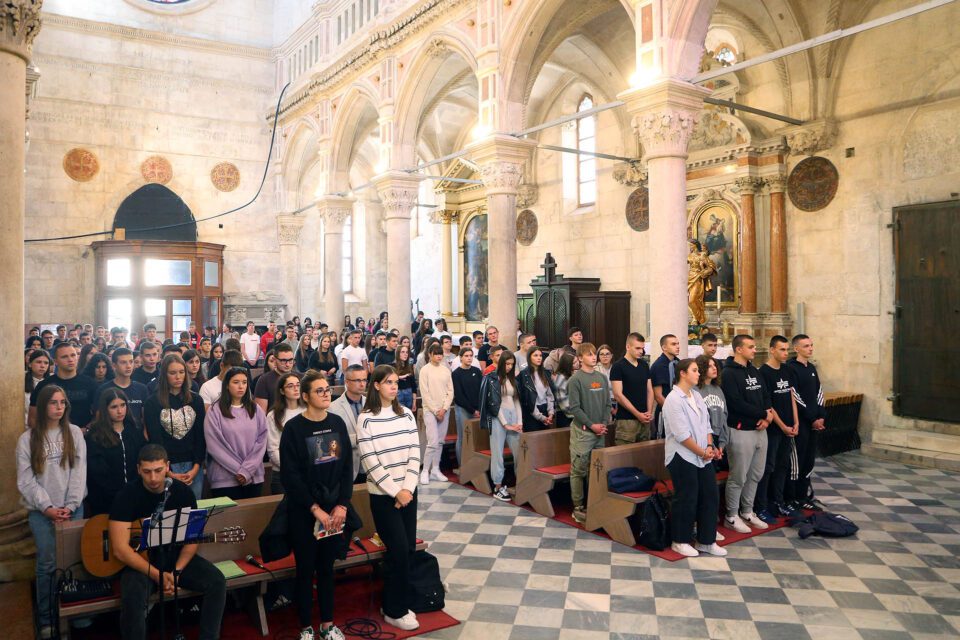 Molitva i zaziv Duha Svetoga za šibenske srednjoškolce