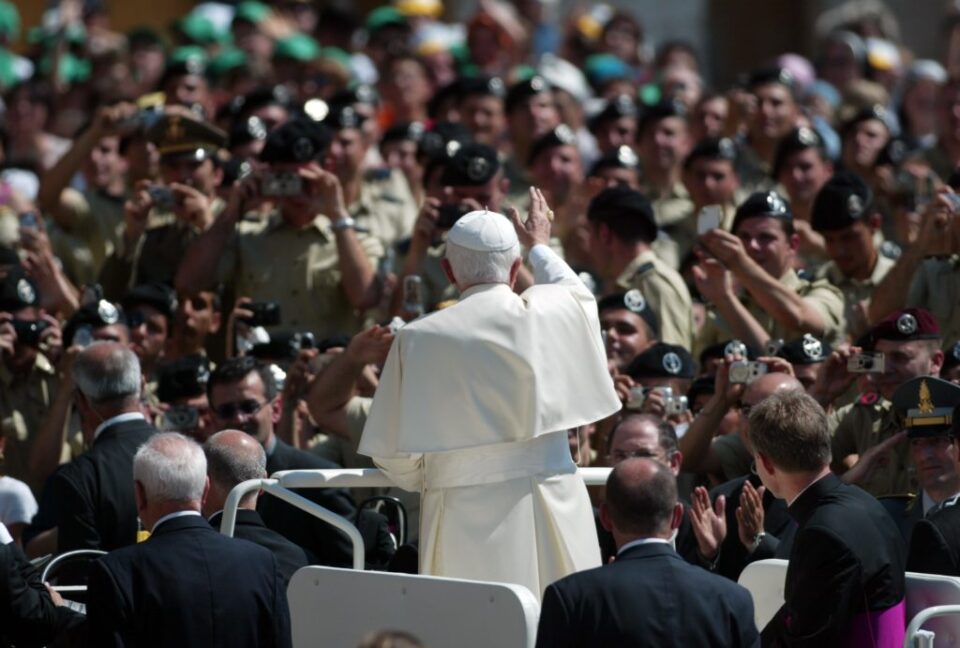 Papa emeritus Benedikt XVI.: Zatišje u oluji