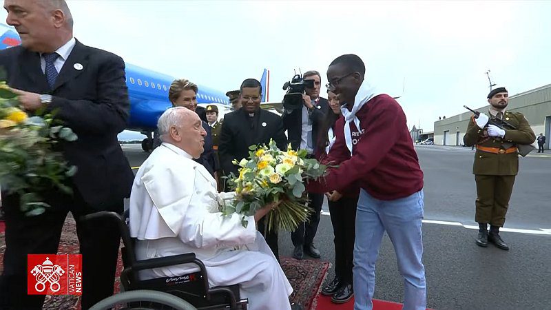 Započelo 46. apostolsko putovanje pape Franje u Luksemburg i Belgiju. Papa zahvalio novinarima u zrakoplovu