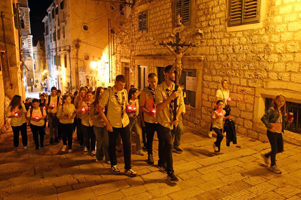 Tradicionalna molitva mladih za grad Šibenik i Šibensku biskupiju