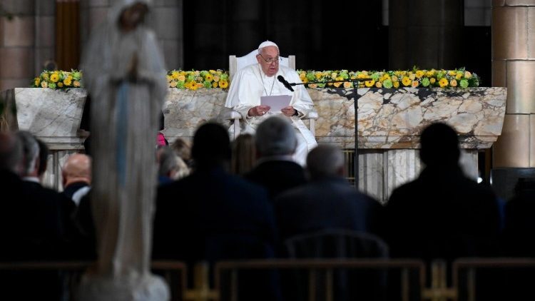 Papa belgijskim biskupima, svećenicima i posvećenim osobama: Radost i milosrđe trebaju ispunjavati vašu službu