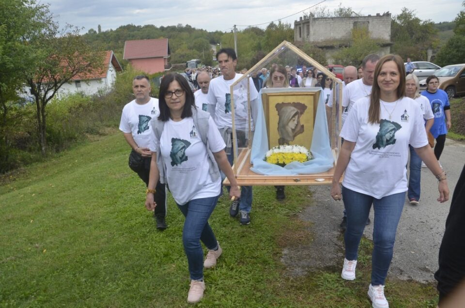 Foča kod Dervente: Zavjetno hodočašće “Licu Neumrle Majčine Ljubavi”