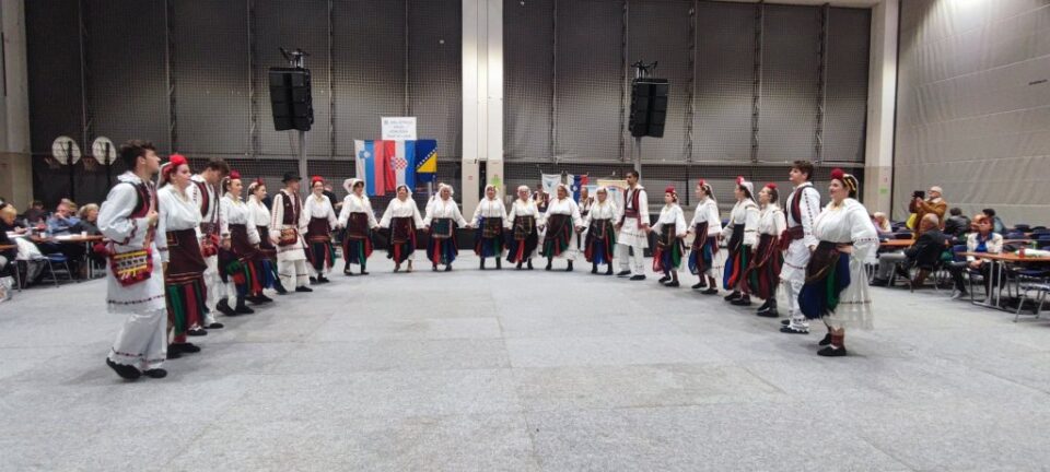 Međunarodna smotra folklora povodom 31. obljetnice osnivanja HKUD-a Komušina – Škofja Loka