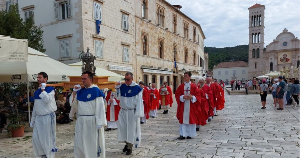 Proslavljena svetkovina sv. Stjepana I., zaštitnika grada Hvara i Hvarske biskupije