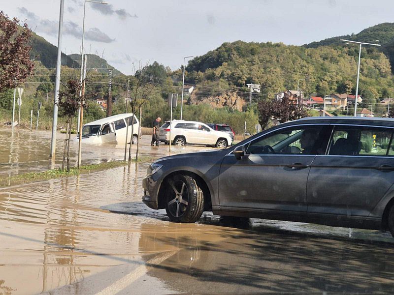 Caritas Vrhbosanske nadbiskupije poziva na pomoć stradalima u poplavama