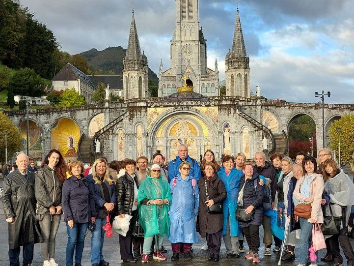 VJERNICI IZ SRIJEMA NA HODOČAŠĆU U LURDU