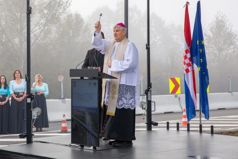 Biskup blagoslovio novu autocestu Zagreb-Sisak – Sisačka biskupija