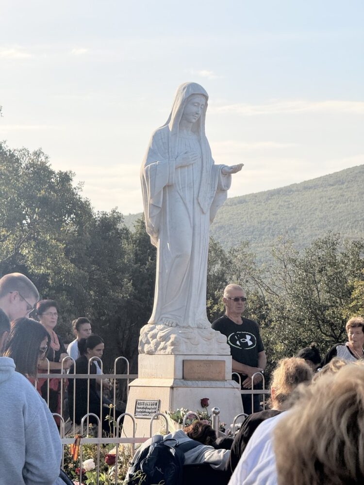 Hodočašće vjernika otoka Raba u Međugorje –