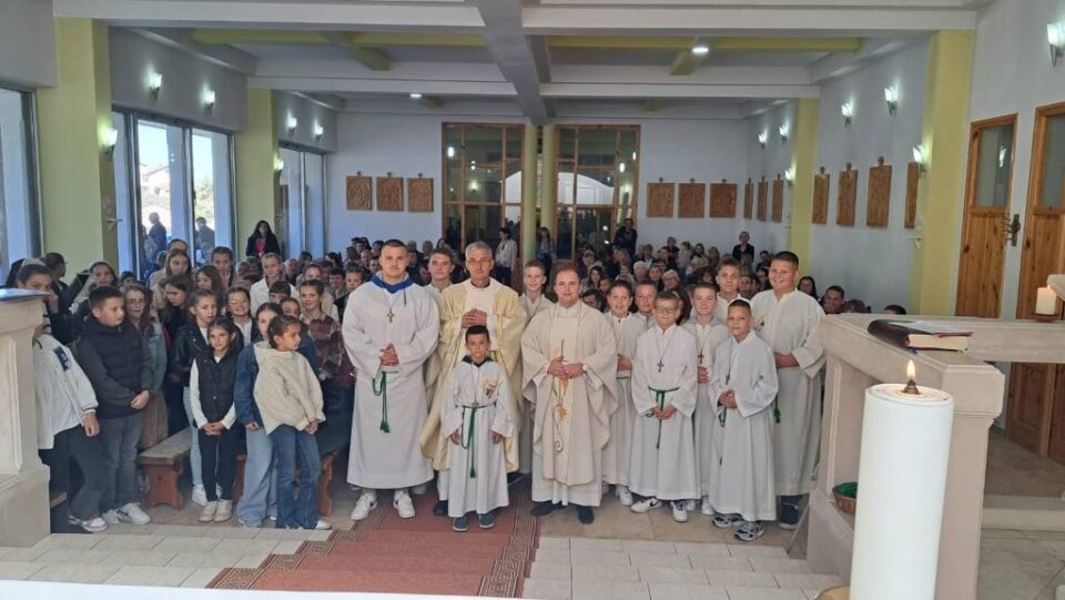 Misijska nedjelja pod geslom „Pođite i pozovite sve na gozbu” svečano obilježena u Glamoču