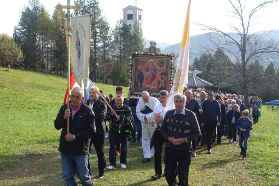 Tradicionalno ‘Listopadsko hodočašće’ Usorskog dekanata i svih drugih hodočasnika Gospi na Kondžilo