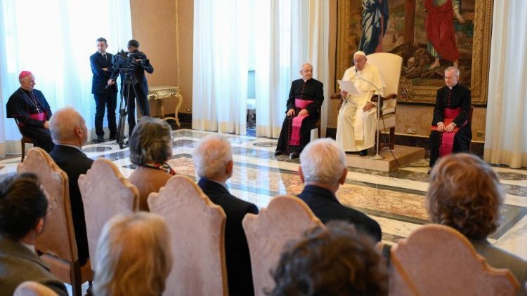 Papa Franjo: Odgajajte djecu s ljubavlju; nemojte se bojati predlagati visoke ideale