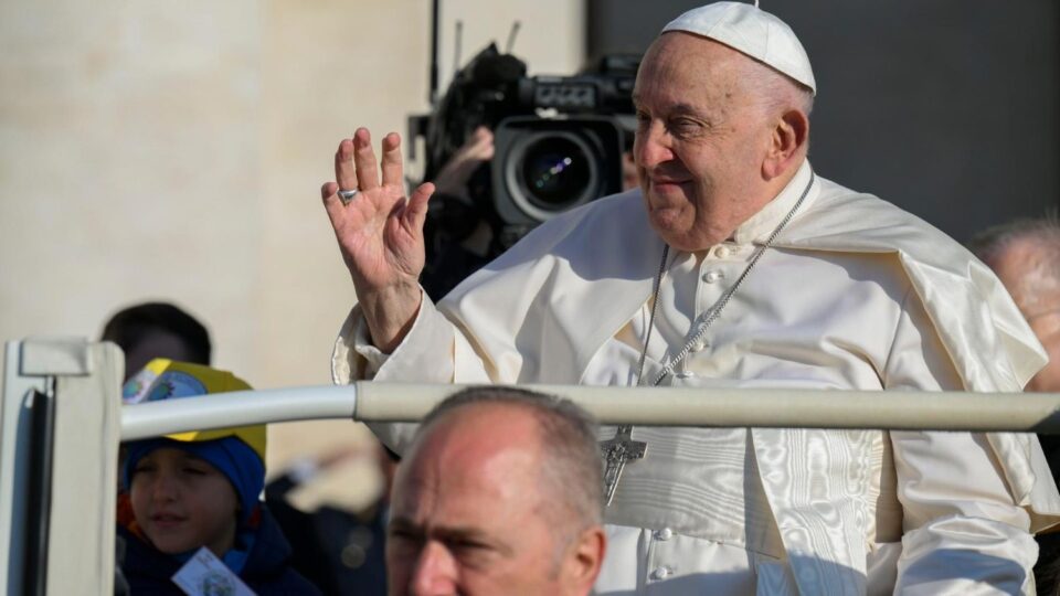 Papa na audijenciji: Dok molimo, Duh Sveti nam dolazi u pomoć – Vatican News