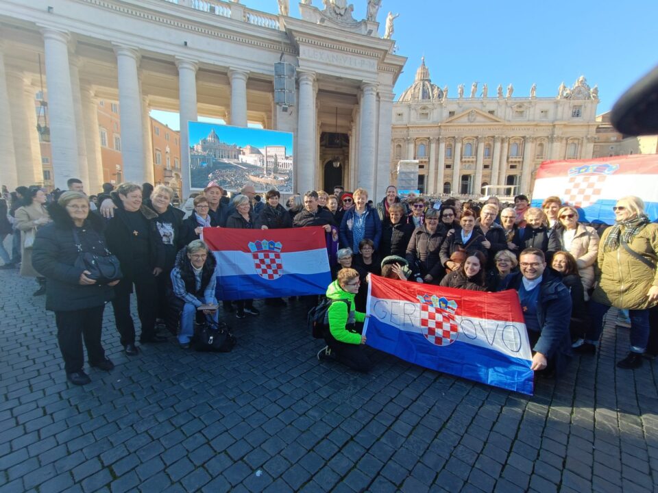 Papa Franjo nakon Angelusa pozdravio hodočasnike iz Gerova – Riječka nadbiskupija