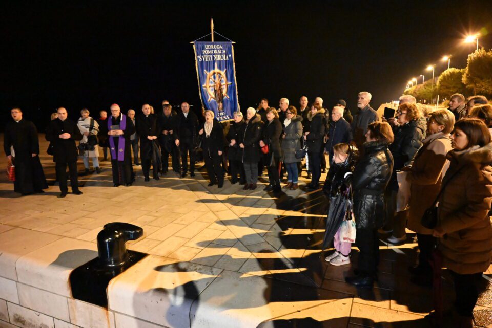 ZADAR: Nadbiskup Zgrablić predvodio misno slavlje na blagdan sv. Nikole i Dan pomoraca u katedrali sv. Stošije