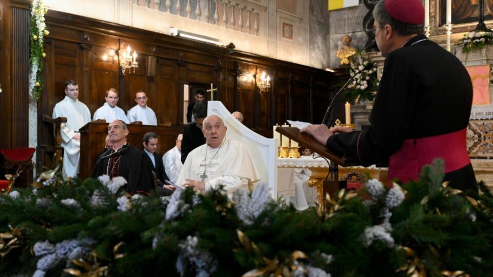 Papa svećenicima i redovnicima na Korzici: Opraštajte sve, opraštajte uvijek