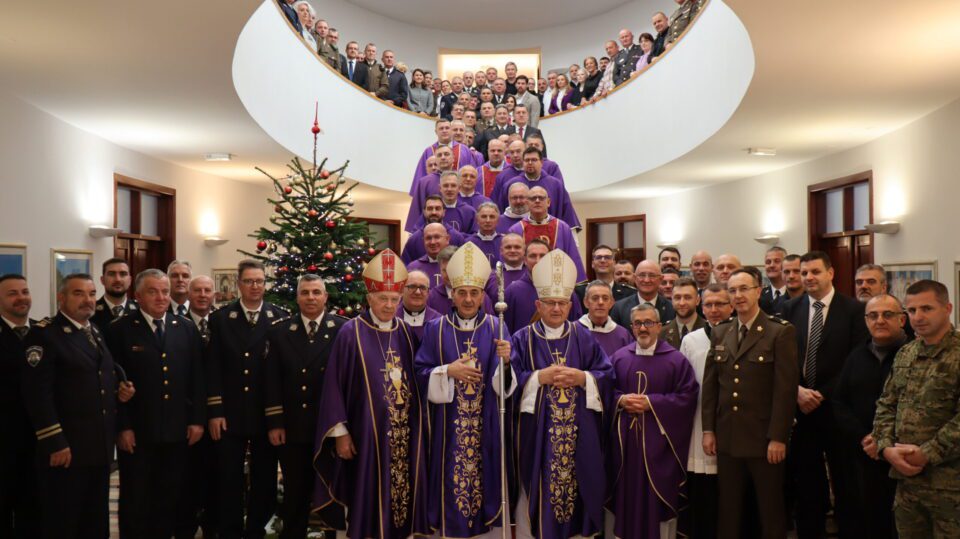 Predbožićno čestitanje i oproštaj od mons. Marka Mede u Vojnom ordinarijatu u RH