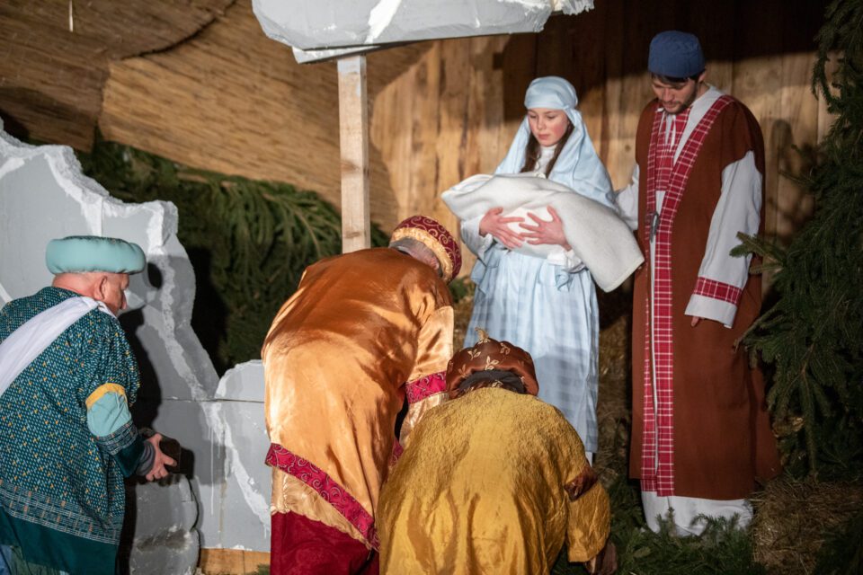 “Radost proroka Izaije” – žive jaslice u Petrinji – Sisačka biskupija