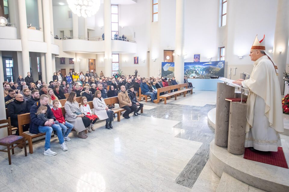 Božićno slavlje u bazilici sv. Kvirina – Sisačka biskupija