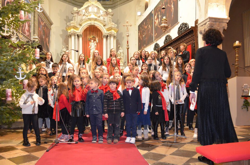 U krčkoj katedrali održan božićni koncert “Veliko čudo u malom gradu” –