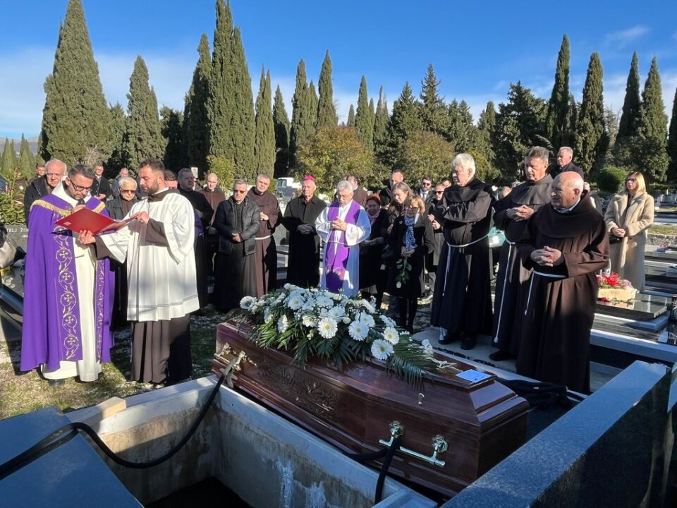 Pokopan fra Bernardin Škunca | Katolička tiskovna agencija Biskupske konferencije BiH