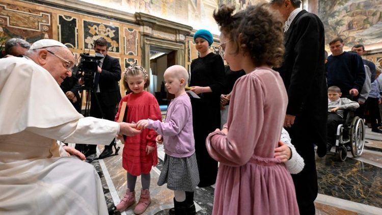 Papa malim bolesnicima iz Poljske: Molite za djecu koja se ne mogu liječiti