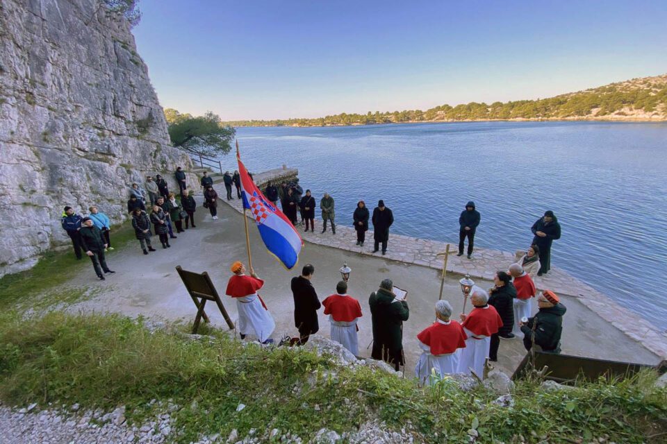 U šibenskom kanalu obilježen blagdan svetog Antuna Pustinjaka.