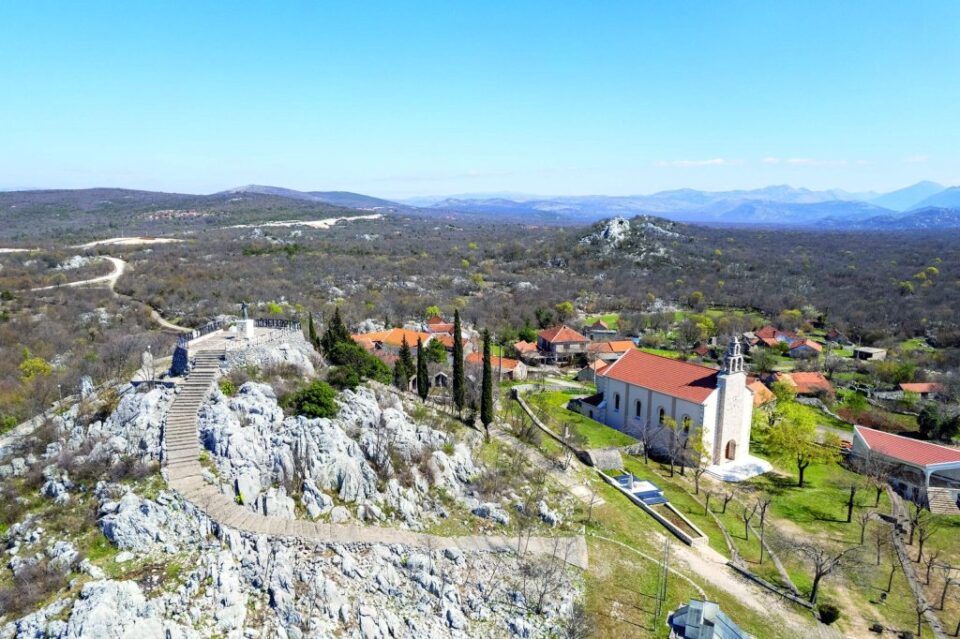 Hodočasnički susreti u svetištu Kraljice Mira u Hrasnu