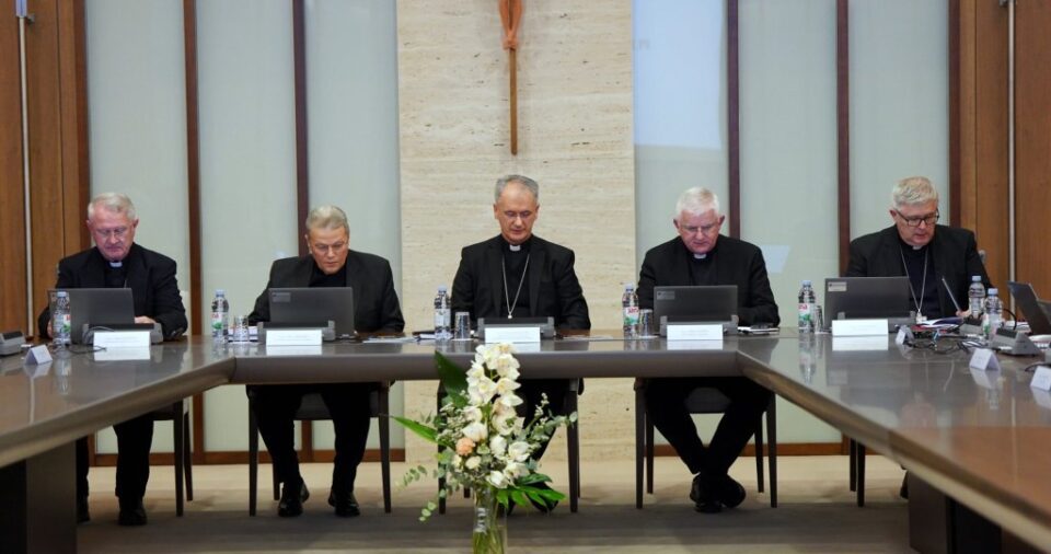 Priopćenje s izvanrednog zasjedanja HBK-a